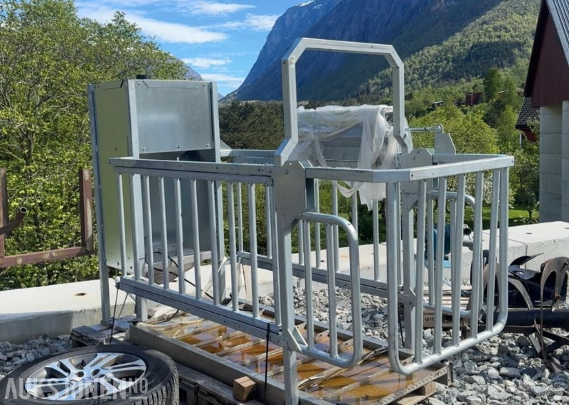 2024 Biocontroll kraftfôrautomat med elektronikk, vekt i gulv og luftstyrt bakport CF60 - 2 fôrslag - Ubrukt - Maquinaria agrícola: foto 1 2024 Biocontroll kraftfôrautomat med elektronikk, vekt i gulv og luftstyrt bakport CF60 - 2 fôrslag - Ubrukt - Maquinaria agrícola: foto 1
