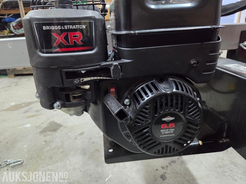 2025 Hecht 6422 ATV Vedkløyver – 22 tonn | Lite brukt (30–35 timer) - Maquinaria agrícola: foto 5 2025 Hecht 6422 ATV Vedkløyver – 22 tonn | Lite brukt (30–35 timer) - Maquinaria agrícola: foto 5