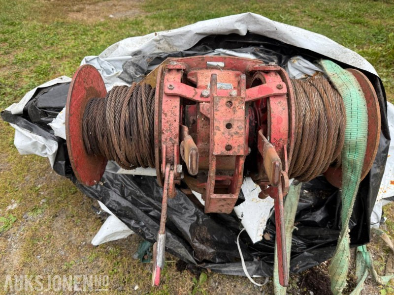 Igland 3,5 T. vinsj - Maquinaria agrícola: foto 2 Igland 3,5 T. vinsj - Maquinaria agrícola: foto 2