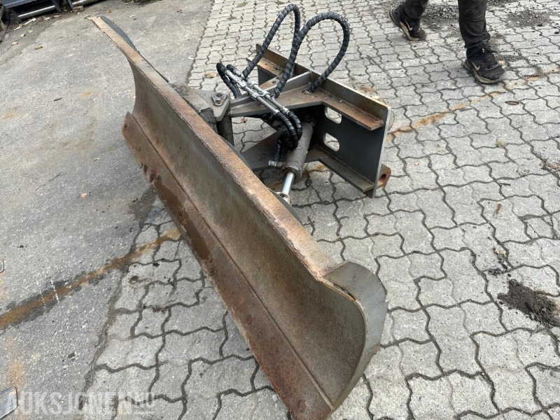 Snøskjær til liten hjullaster Lille BM (Volvo L-30 feste) - Cuchilla quitanieves: foto 5 Snøskjær til liten hjullaster Lille BM (Volvo L-30 feste) - Cuchilla quitanieves: foto 5