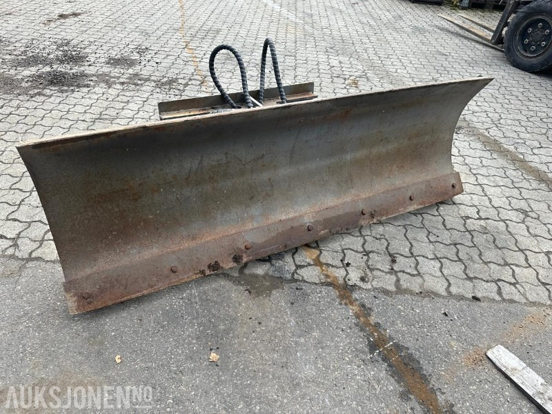 Snøskjær til liten hjullaster Lille BM (Volvo L-30 feste) - Cuchilla quitanieves: foto 4 Snøskjær til liten hjullaster Lille BM (Volvo L-30 feste) - Cuchilla quitanieves: foto 4