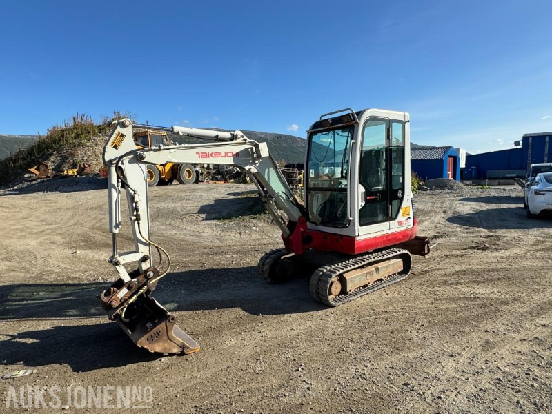 Takeuchi TB125 Gravemaskin - 3 Skuffer - 2.8T - 5105T - Excavadora: foto 1 Takeuchi TB125 Gravemaskin - 3 Skuffer - 2.8T - 5105T - Excavadora: foto 1