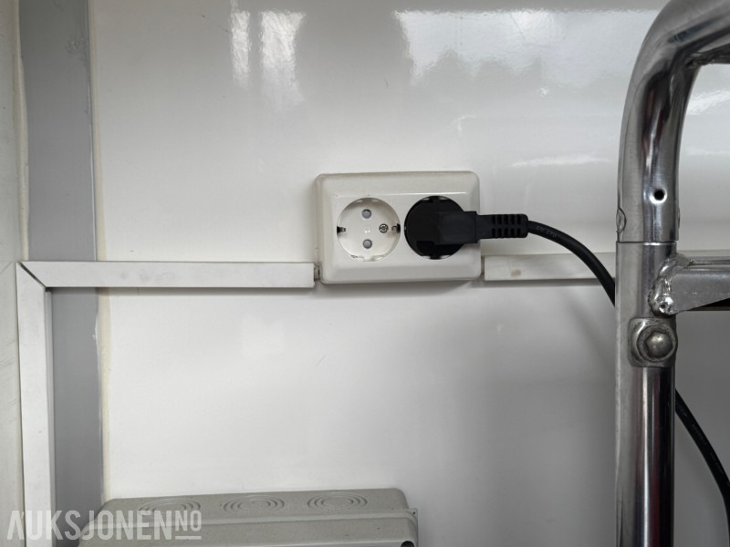 Vehículo municipal 2010 Mitsubishi Fuso Canter - Servicebil - 156 063 km: foto 16