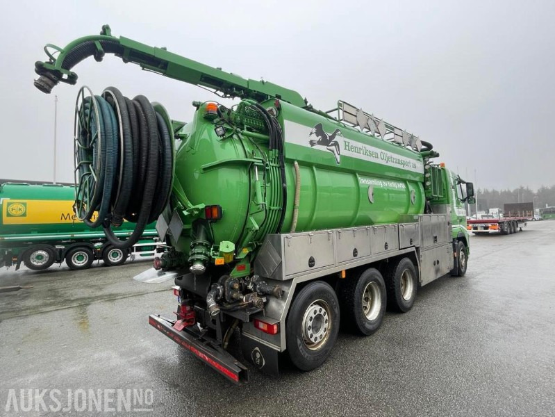 2010 VOLVO FH500 8X4 INTERCONSULT SS2343 BST3-17CR ADR SLAMSUGER MED HØYTRYKKSPYLER - 203576 KM. - Vehículo municipal: foto 4 2010 VOLVO FH500 8X4 INTERCONSULT SS2343 BST3-17CR ADR SLAMSUGER MED HØYTRYKKSPYLER - 203576 KM. - Vehículo municipal: foto 4