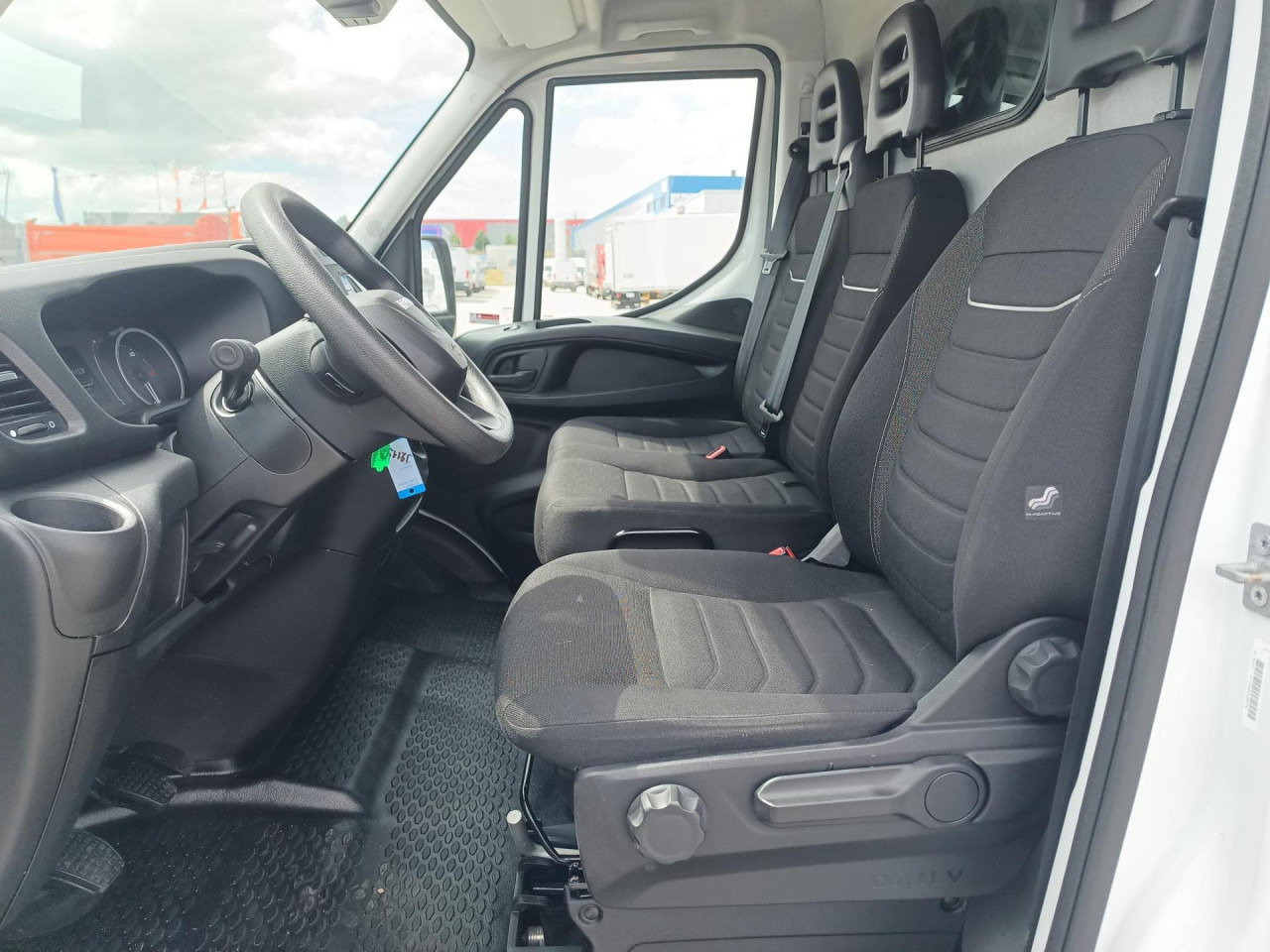 IVECO Daily 35S16V - Furgón: foto 4 IVECO Daily 35S16V - Furgón: foto 4