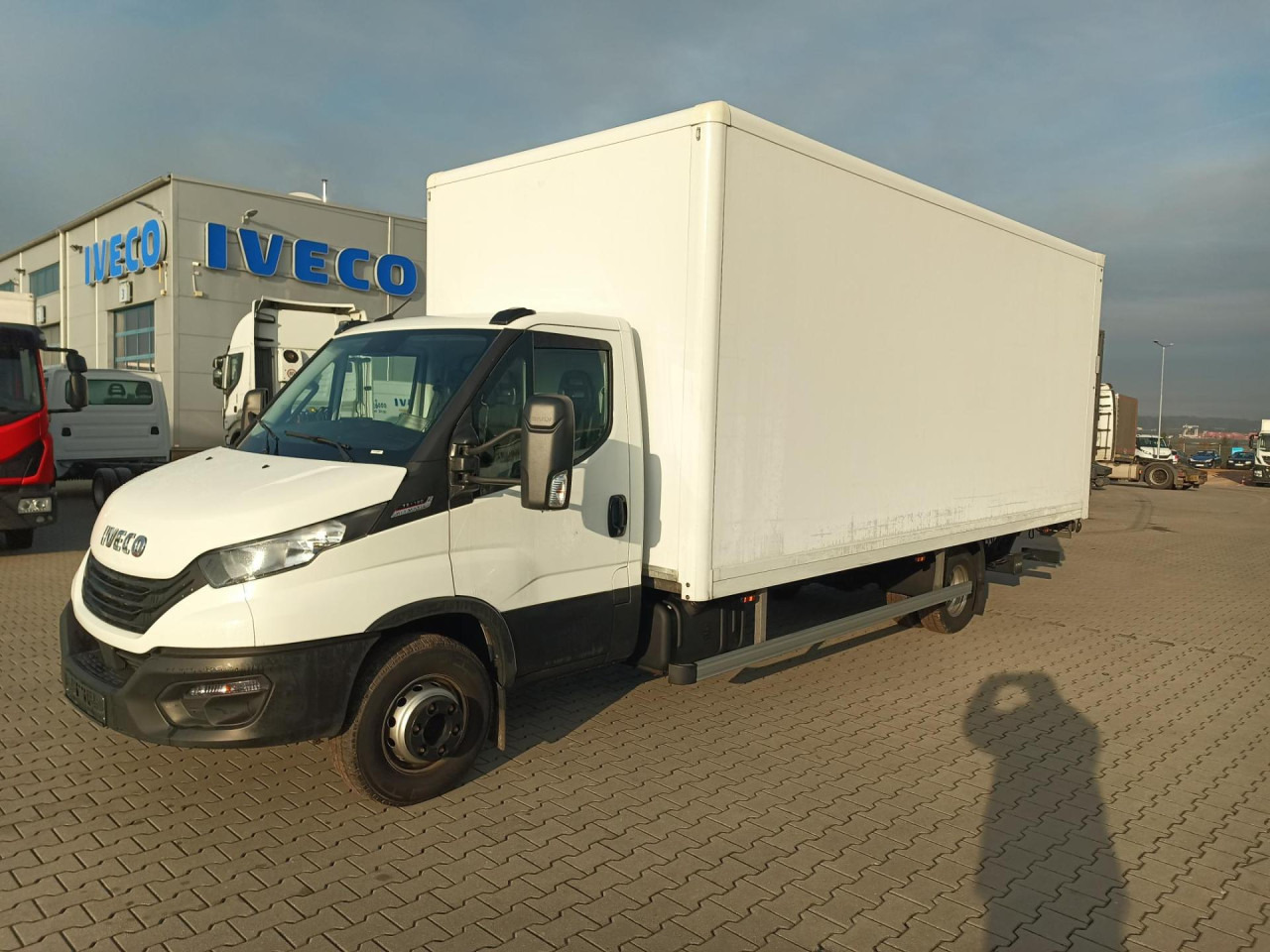 IVECO Daily 70C18A8/P - Furgoneta caja cerrada: foto 1 IVECO Daily 70C18A8/P - Furgoneta caja cerrada: foto 1