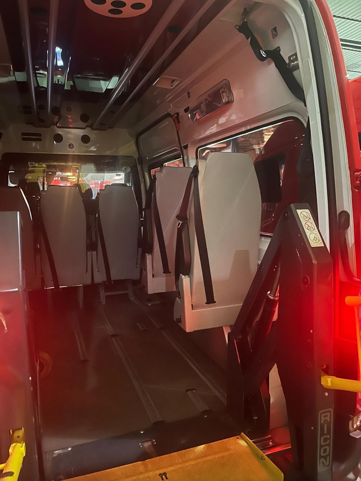 MERCEDES BENZ AMBULANCE FOR REDUCED MOBILITY PERSONS Sprinter 313 CDI(15 units) - Ambulancia: foto 4 MERCEDES BENZ AMBULANCE FOR REDUCED MOBILITY PERSONS Sprinter 313 CDI(15 units) - Ambulancia: foto 4