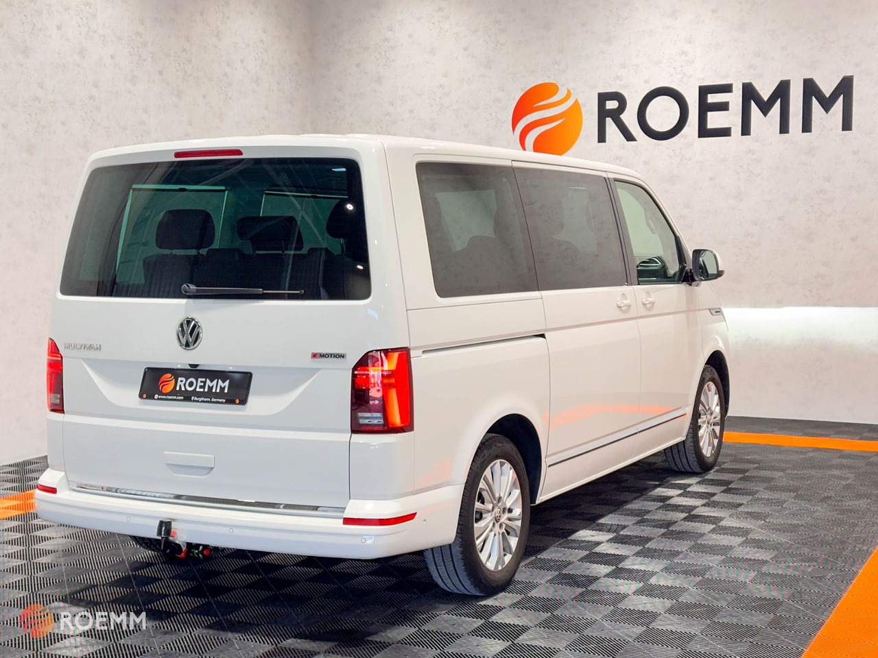 Volkswagen T6.1 Multivan Highline 4MOTION*GARANTIE*AHK*SHZ* - Furgoneta de pasajeros: foto 5 Volkswagen T6.1 Multivan Highline 4MOTION*GARANTIE*AHK*SHZ* - Furgoneta de pasajeros: foto 5