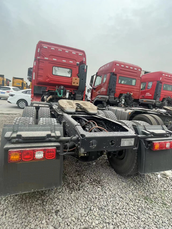 Schacman Slightly Used X3000 X5000 (6*4) Semi Truck head Truck Head Tipper Head - Cabeza tractora: foto 1 Schacman Slightly Used X3000 X5000 (6*4) Semi Truck head Truck Head Tipper Head - Cabeza tractora: foto 1