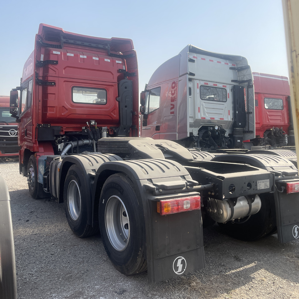 Schacman Slightly Used X3000 X5000 (6*4) Semi Truck head Truck Head Tipper Head - Cabeza tractora: foto 4 Schacman Slightly Used X3000 X5000 (6*4) Semi Truck head Truck Head Tipper Head - Cabeza tractora: foto 4