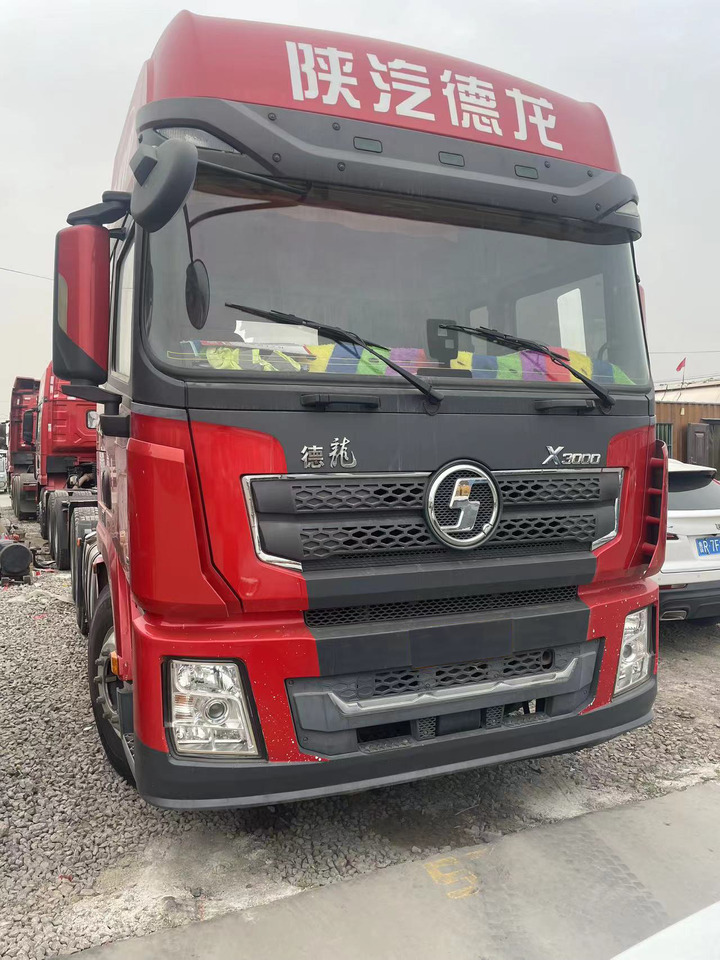 Shacman Slightly Used X3000 X5000 (6*4) Semi Truck Head Tractor Head Tipper Head - Cabeza tractora: foto 3 Shacman Slightly Used X3000 X5000 (6*4) Semi Truck Head Tractor Head Tipper Head - Cabeza tractora: foto 3
