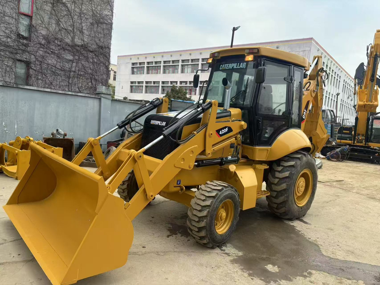 Caterpillar New Or Used CAT 420 Backhoe Loader CAT 420 420F JCB 3CX 4CX Backhoe Loaders in Good Quality - Retroexcavadora: foto 1 Caterpillar New Or Used CAT 420 Backhoe Loader CAT 420 420F JCB 3CX 4CX Backhoe Loaders in Good Quality - Retroexcavadora: foto 1