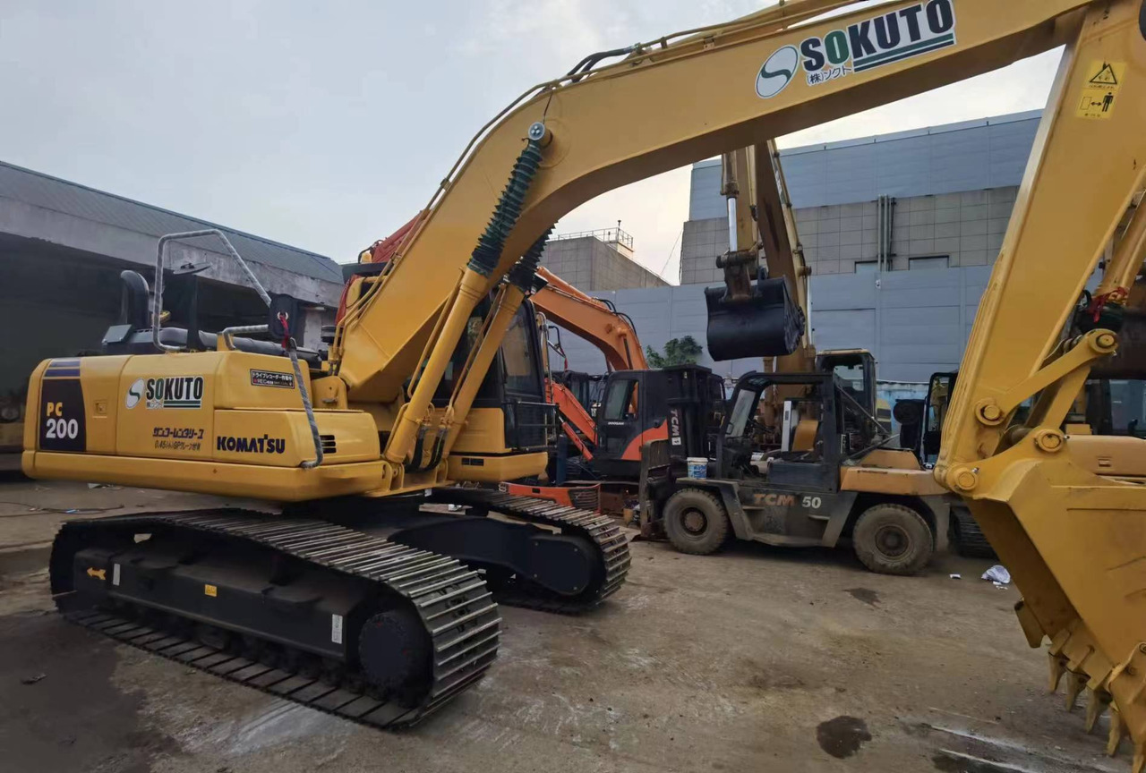 Komatsu PC200 PC210 PC220 Used Excavator in Excellent Work Condition - Excavadora de cadenas: foto 4 Komatsu PC200 PC210 PC220 Used Excavator in Excellent Work Condition - Excavadora de cadenas: foto 4