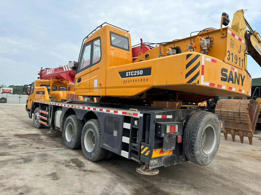 SANY 25 Ton Crane Truck Crane SANY STC250 QY50C STC750 STC1000 XCMG ZOOOMLION TADANO KOBELCO CRANES FOR SALE - Autogrúa: foto 5 SANY 25 Ton Crane Truck Crane SANY STC250 QY50C STC750 STC1000 XCMG ZOOOMLION TADANO KOBELCO CRANES FOR SALE - Autogrúa: foto 5