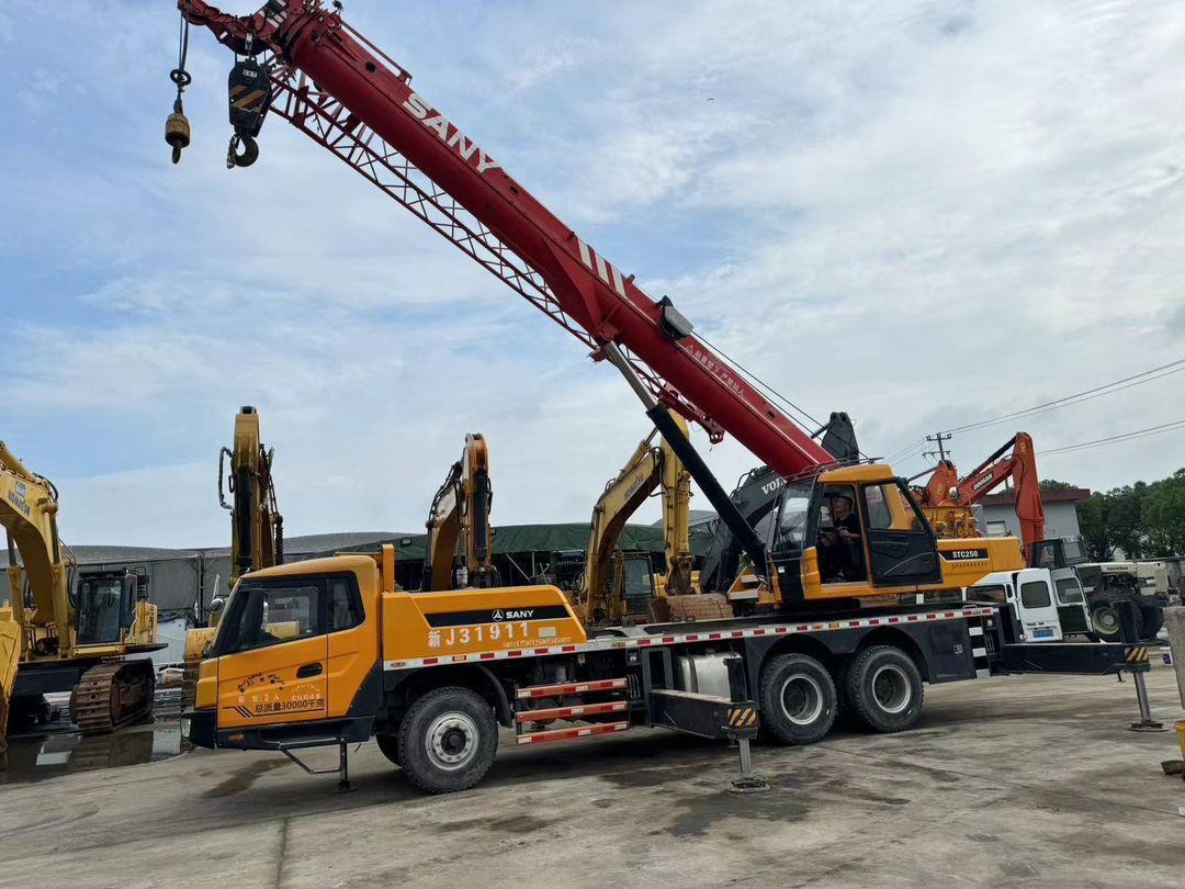 SANY STC250 25 Ton Truck Crane XCMG ZOOMLION TADANO KOBELCO 25T 50T 80T 100T 120T 200T 220T 240T 300T Crane for Sale - Autogrúa: foto 3 SANY STC250 25 Ton Truck Crane XCMG ZOOMLION TADANO KOBELCO 25T 50T 80T 100T 120T 200T 220T 240T 300T Crane for Sale - Autogrúa: foto 3