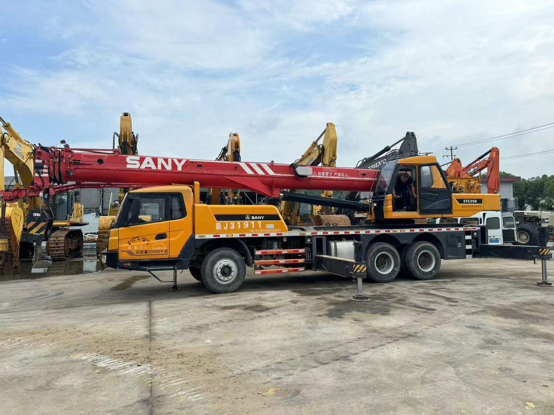 SANY STC250 25 Ton Truck Crane XCMG ZOOMLION TADANO KOBELCO 25T 50T 80T 100T 120T 200T 220T 240T 300T Crane for Sale - Autogrúa: foto 2 SANY STC250 25 Ton Truck Crane XCMG ZOOMLION TADANO KOBELCO 25T 50T 80T 100T 120T 200T 220T 240T 300T Crane for Sale - Autogrúa: foto 2