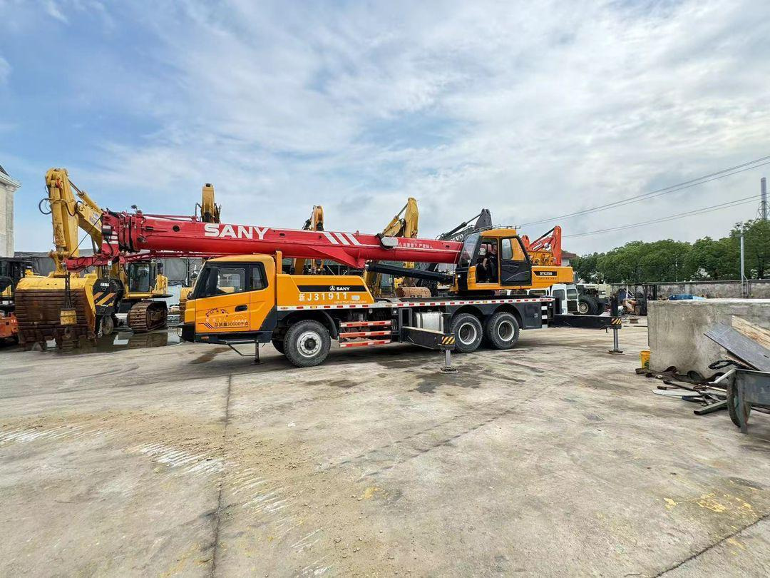 Sany 25 Ton Used Truck Crane 50 Ton 70 Ton 80 Ton 100 Ton 120 Ton 200 Ton 220Ton 240 Ton 300 Ton XCMG Zoomlion Liebherr Tadano Truck Crane - Autogrúa: foto 4 Sany 25 Ton Used Truck Crane 50 Ton 70 Ton 80 Ton 100 Ton 120 Ton 200 Ton 220Ton 240 Ton 300 Ton XCMG Zoomlion Liebherr Tadano Truck Crane - Autogrúa: foto 4