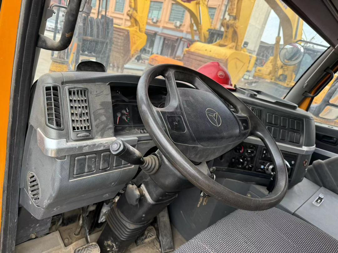 Leasing para Sany 25 Ton Used Truck Crane 50 Ton 70 Ton 80 Ton 100 Ton 120 Ton 200 Ton 220Ton 240 Ton 300 Ton XCMG Zoomlion Liebherr Tadano Truck Crane Sany 25 Ton Used Truck Crane 50 Ton 70 Ton 80 Ton 100 Ton 120 Ton 200 Ton 220Ton 240 Ton 300 Ton XCMG Zoomlion Liebherr Tadano Truck Crane: foto 8
