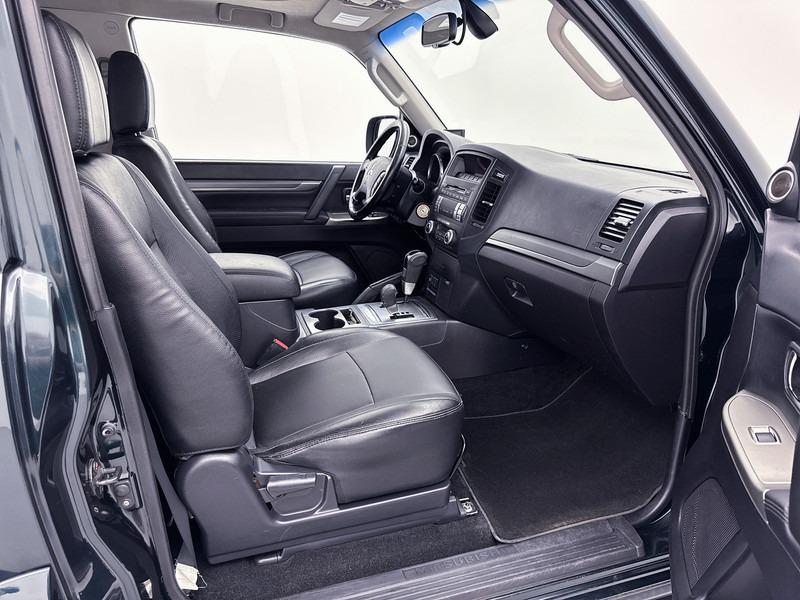 Furgoneta Mitsubishi Pajero 3.2 DI-D Instyle High Roof Van Grijs kenteken Automaat Climate control Trekhaak 3000KG: foto 16