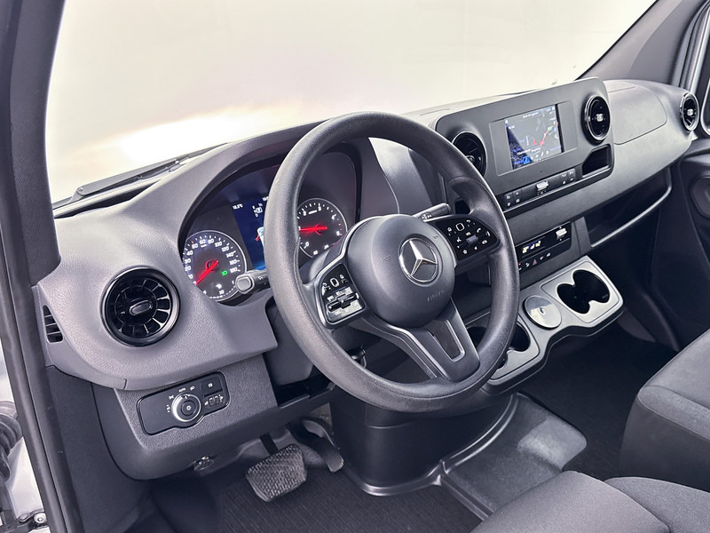 Mercedes-Benz Sprinter 315 1.9 CDI L2H2 Inrichting 220v omvormer Laadlift Navigatie Achteruitrijcamera Inrichting Cruise Control - Furgón: foto 5 Mercedes-Benz Sprinter 315 1.9 CDI L2H2 Inrichting 220v omvormer Laadlift Navigatie Achteruitrijcamera Inrichting Cruise Control - Furgón: foto 5
