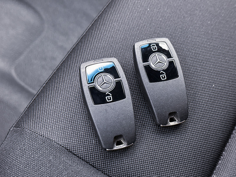 Furgoneta caja cerrada Mercedes-Benz Sprinter 517 1.9 CDI RWD Bakwagen Meubelbak met 1000 KG Laadklep Cruise Control: foto 11
