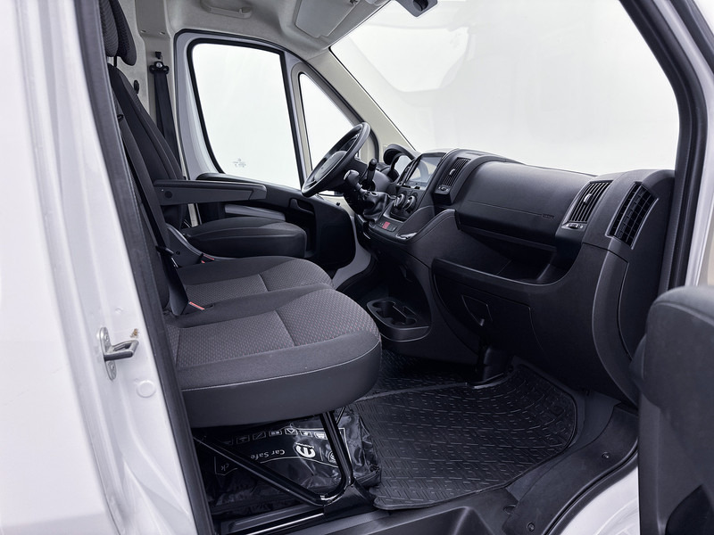 Furgoneta pequeña Peugeot Boxer 2.2 BlueHDi 120 L1H1 3.3t Trekhaak Achteruitrijcamera Betimmering Cruise Control: foto 19