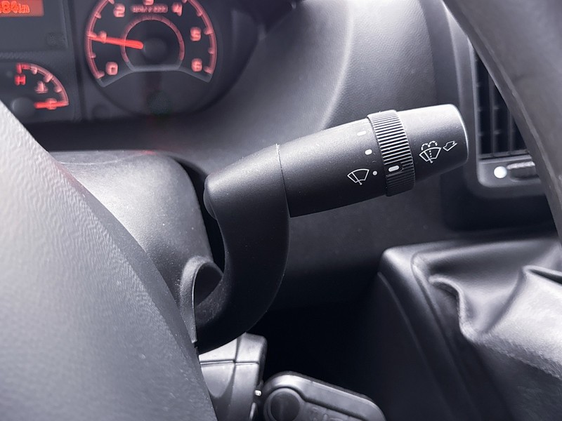 Furgoneta pequeña Peugeot Boxer 2.2 BlueHDi 120 L1H1 3.3t Trekhaak Achteruitrijcamera Betimmering Cruise Control: foto 10