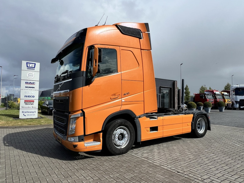 Volvo FH 420 4x2 Trekker Globetrotter / Chassis : KB - Cabeza tractora: foto 1 Volvo FH 420 4x2 Trekker Globetrotter / Chassis : KB - Cabeza tractora: foto 1