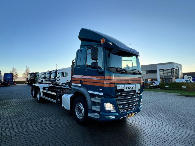 DAF CF85 6x2 containersysteem Only 350.000km / HIAB XR 26S Haakarmsyteem - Camión multibasculante: foto 3 DAF CF85 6x2 containersysteem Only 350.000km / HIAB XR 26S Haakarmsyteem - Camión multibasculante: foto 3