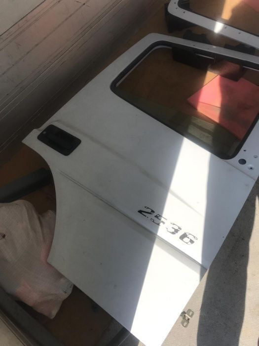 Geam+fata usa   Mercedes-Benz ACTROS ATEGO AXOR - Puerta y piezas para Camión: foto 3 Geam+fata usa   Mercedes-Benz ACTROS ATEGO AXOR - Puerta y piezas para Camión: foto 3