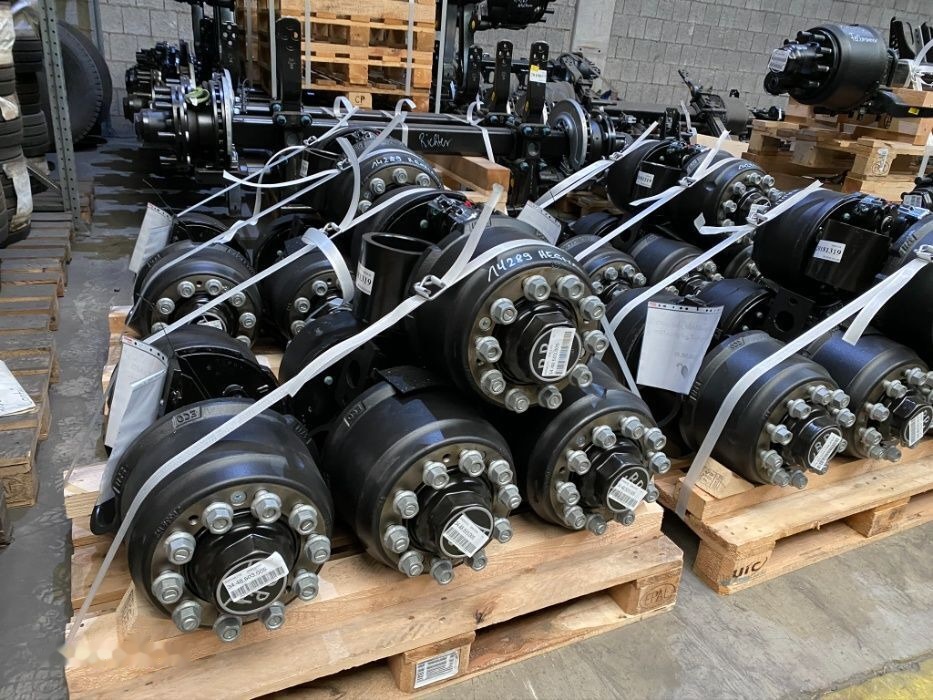 Kargomil Kempf Langendorf Marrel Meiller Schmitz Schwarzmuller Schmitz Cargobull - Eje y piezas para Remolque: foto 1 Kargomil Kempf Langendorf Marrel Meiller Schmitz Schwarzmuller Schmitz Cargobull - Eje y piezas para Remolque: foto 1