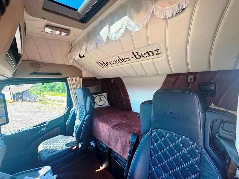 Cabeza tractora Mercedes-Benz Actros 2653 Special Interior. 6x2 3250mm weelbase. Air / Air suspension. hydr. syatem. Invertor. Micro wave.: foto 17