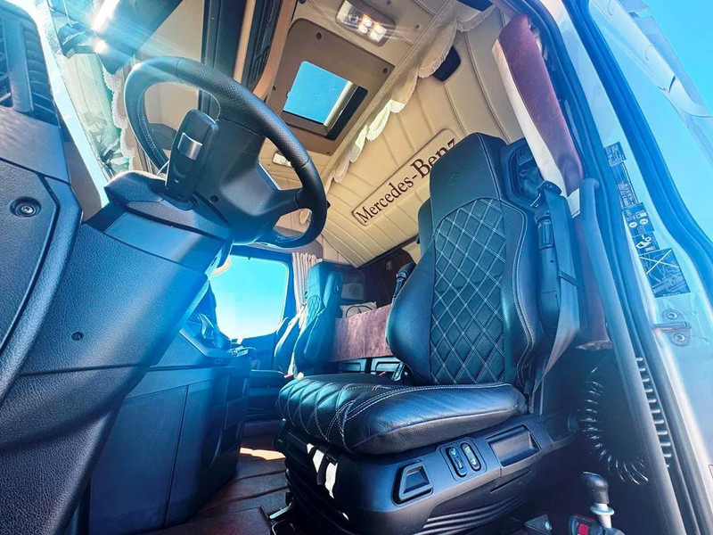 Cabeza tractora Mercedes-Benz Actros 2653 Special Interior. 6x2 3250mm weelbase. Air / Air suspension. hydr. syatem. Invertor. Micro wave.: foto 16