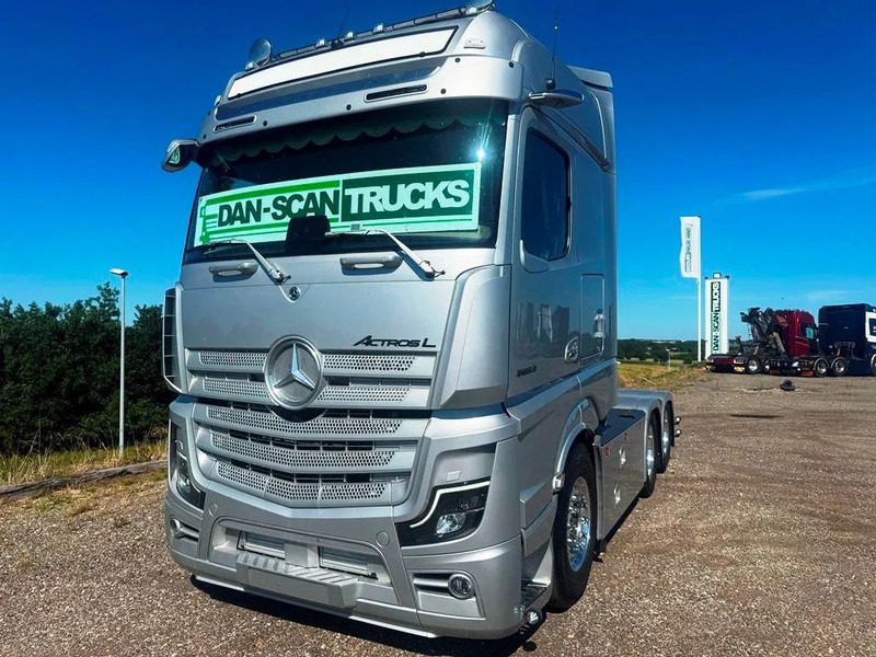 Mercedes-Benz Actros 2653 Special Interior. 6x2 3250mm weelbase. Air / Air suspension. hydr. syatem. Invertor. Micro wave. - Cabeza tractora: foto 4 Mercedes-Benz Actros 2653 Special Interior. 6x2 3250mm weelbase. Air / Air suspension. hydr. syatem. Invertor. Micro wave. - Cabeza tractora: foto 4