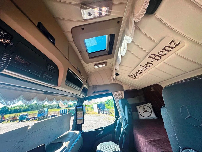 Cabeza tractora Mercedes-Benz Actros 2653 Special Interior. 6x2 3250mm weelbase. Air / Air suspension. hydr. syatem. Invertor. Micro wave.: foto 18