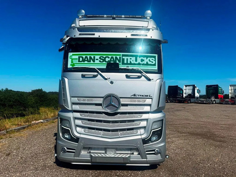 Mercedes-Benz Actros 2653 Special Interior. 6x2 3250mm weelbase. Air / Air suspension. hydr. syatem. Invertor. Micro wave. - Cabeza tractora: foto 5 Mercedes-Benz Actros 2653 Special Interior. 6x2 3250mm weelbase. Air / Air suspension. hydr. syatem. Invertor. Micro wave. - Cabeza tractora: foto 5