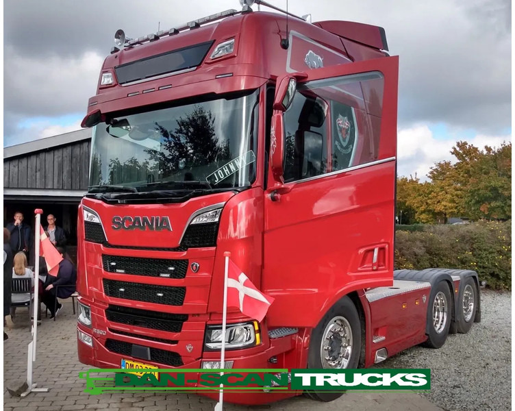 Scania R590 V8 NGS Rear steering 6x2*4. Air / Air suspension. Hydr. system - Cabeza tractora: foto 1 Scania R590 V8 NGS Rear steering 6x2*4. Air / Air suspension. Hydr. system - Cabeza tractora: foto 1