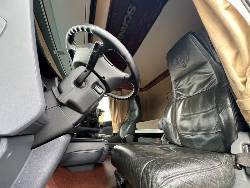 Cabeza tractora Scania T520 V8 Speciel interior. Air / Air suspension. Opticruise / Retarder .PTO on Engine and gearbox. New Hydr. system.: foto 11