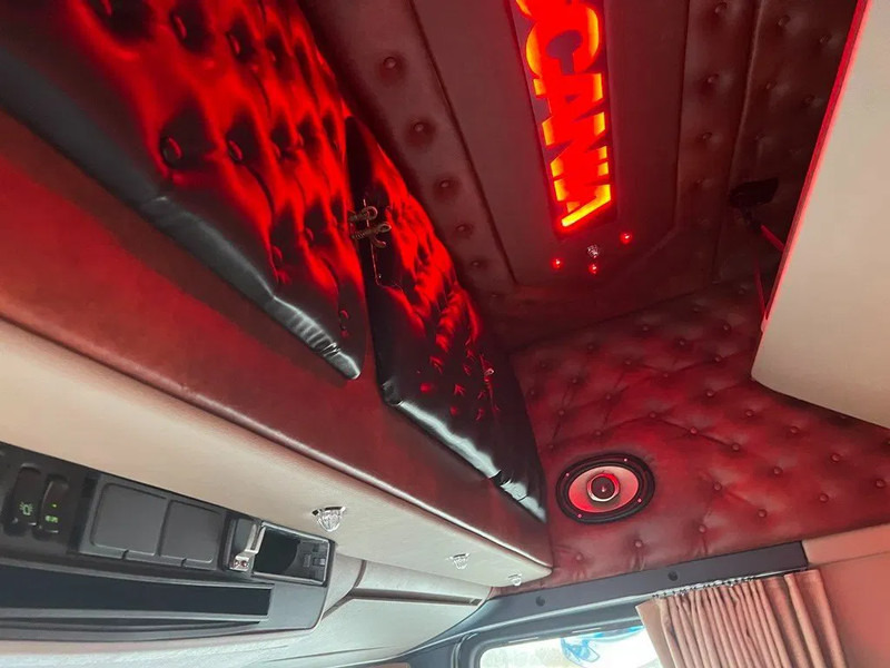 Cabeza tractora Scania T520 V8 Speciel interior. Air / Air suspension. Opticruise / Retarder .PTO on Engine and gearbox. New Hydr. system.: foto 16