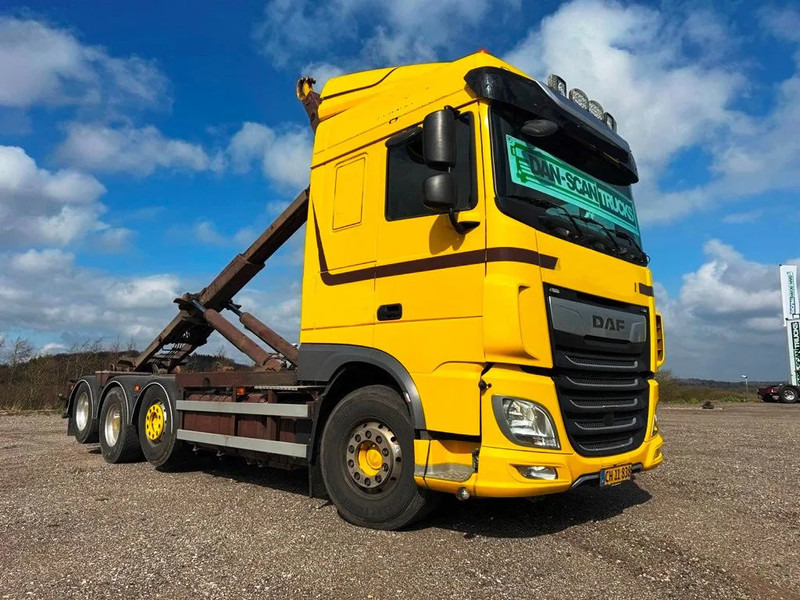 DAF XF 530 Hoglift with knæk arm. - Camión multibasculante: foto 2 DAF XF 530 Hoglift with knæk arm. - Camión multibasculante: foto 2