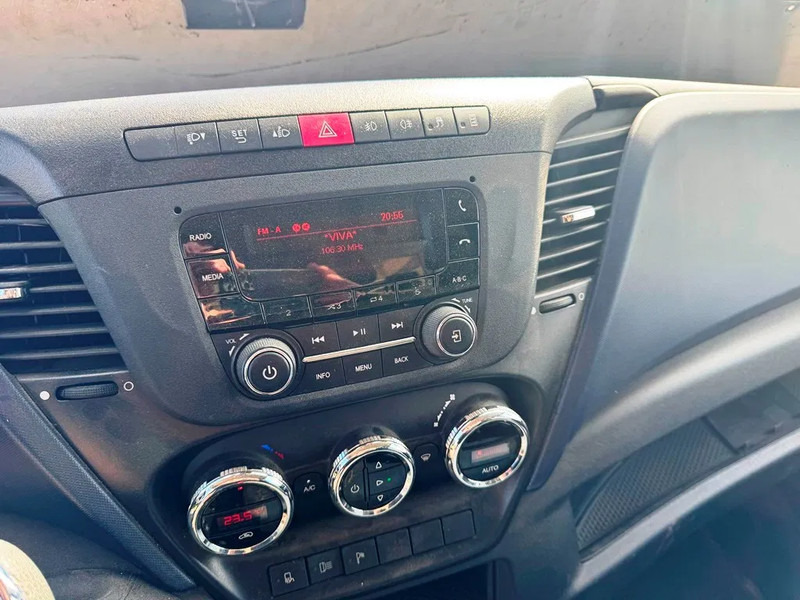 Furgoneta con lona Iveco 35S18 3,0 TDI Aut. Gear. Euro 6. webasto night heater: foto 17
