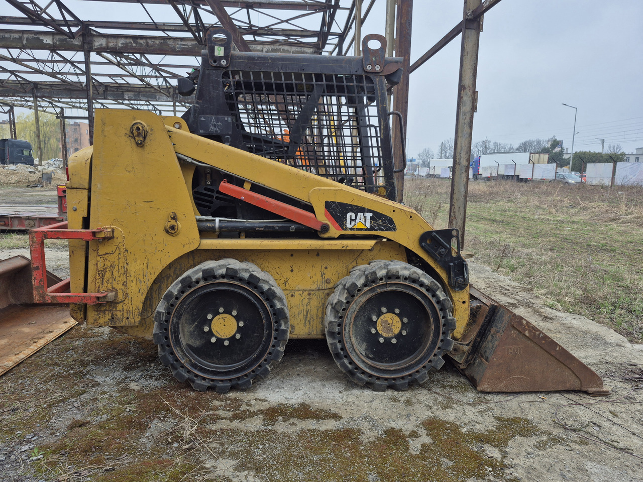 Minicargadora CATERPILLAR 216B3: foto 6