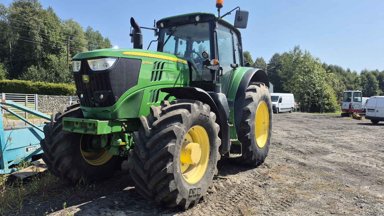 JOHN DEERE 6195M - Tractor: foto 1 JOHN DEERE 6195M - Tractor: foto 1