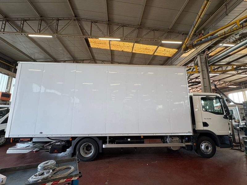 CUBO CON PEDANA 4x2 250hp MAN TGL 12.250 4x2 BL CH - Camión caja cerrada: foto 2 CUBO CON PEDANA 4x2 250hp MAN TGL 12.250 4x2 BL CH - Camión caja cerrada: foto 2