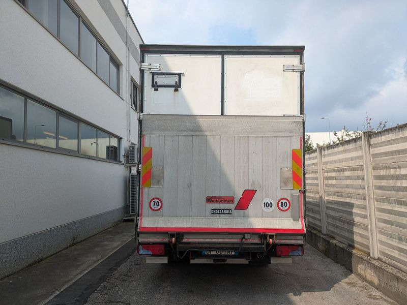 Camion cassone coibentato MAN MAN TGL 7.180 - Camión caja cerrada: foto 2 Camion cassone coibentato MAN MAN TGL 7.180 - Camión caja cerrada: foto 2