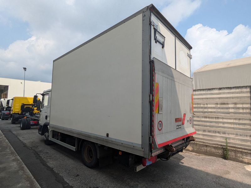 Camion cassone coibentato MAN MAN TGL 7.180 - Camión caja cerrada: foto 3 Camion cassone coibentato MAN MAN TGL 7.180 - Camión caja cerrada: foto 3