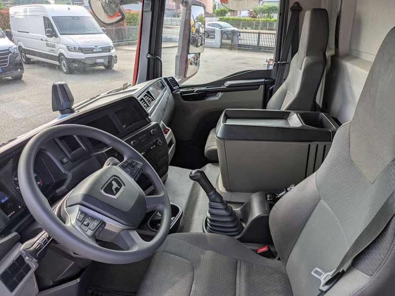 MAN TGL Cubo con pedana 7,5 tonn EURO6 MAN TGL 7,5 tonn EURO6 - Camión caja cerrada: foto 4 MAN TGL Cubo con pedana 7,5 tonn EURO6 MAN TGL 7,5 tonn EURO6 - Camión caja cerrada: foto 4