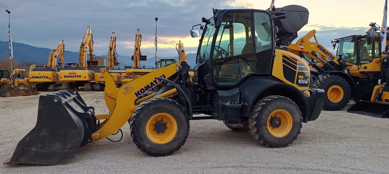 KOMATSU WA 100-8 - Maquinaria de construcción: foto 1 KOMATSU WA 100-8 - Maquinaria de construcción: foto 1