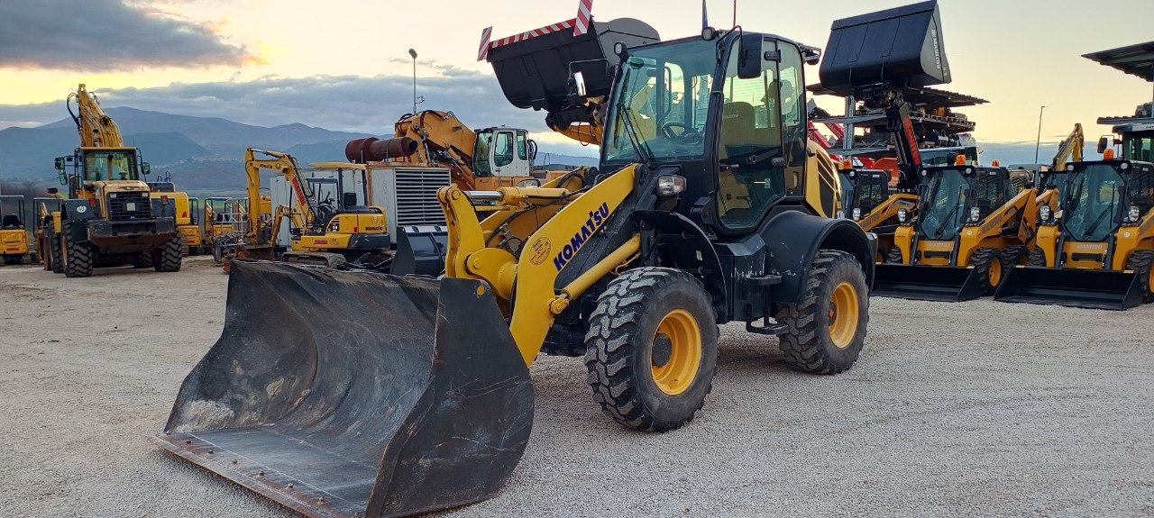 KOMATSU WA 100-8 - Maquinaria de construcción: foto 3 KOMATSU WA 100-8 - Maquinaria de construcción: foto 3