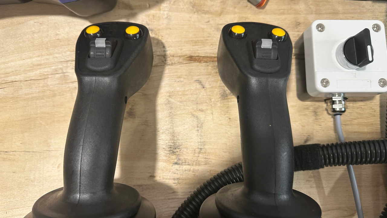 Maquinaria forestal Proportional Valve Walvoil DPX100 with Control Scanreco RC400 and JP Joysticks Danfoss for Parker, Nordhyraulic, Fassi, Hiab: foto 7 Maquinaria forestal Proportional Valve Walvoil DPX100 with Control Scanreco RC400 and JP Joysticks Danfoss for Parker, Nordhyraulic, Fassi, Hiab: foto 7